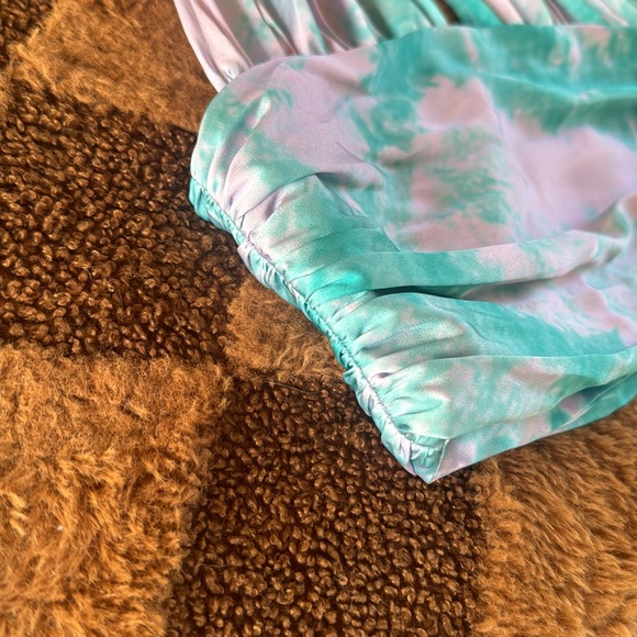 REVOLVE Lovers & Friends Venice top - Picture 3 of 10